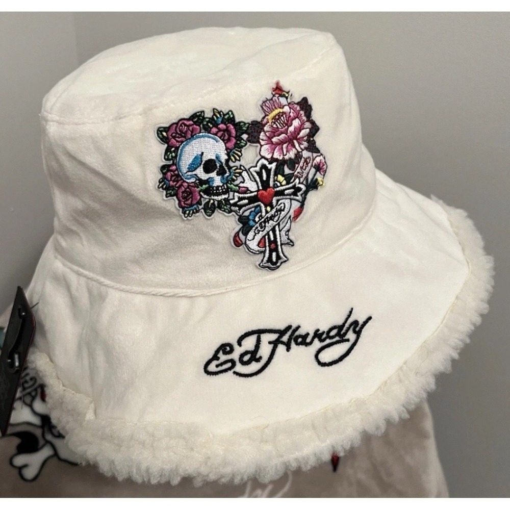 Ed Hardy Women's Off White Suede Faux Fur Bucket Hat OS Skull Pink Roses NWT